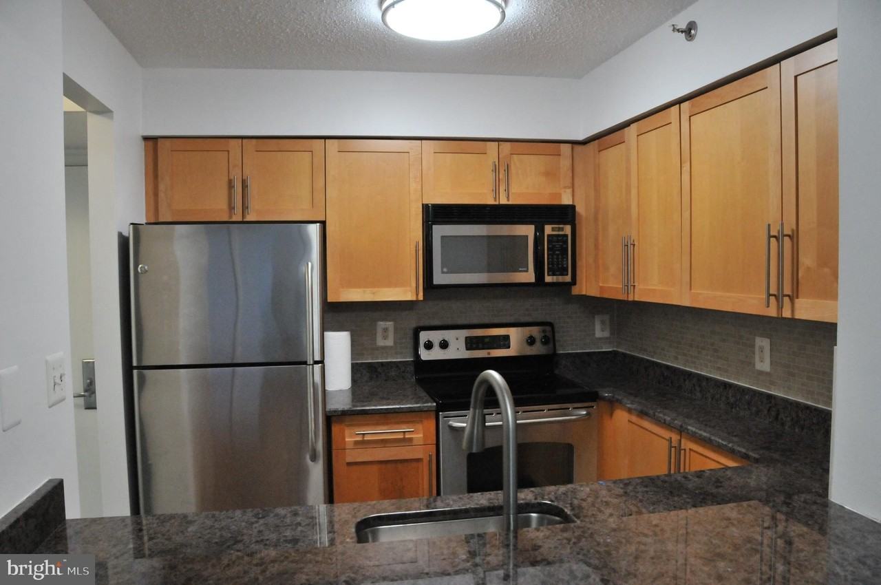 10101 Grosvenor Pl #1804 - Photo 7 of 10