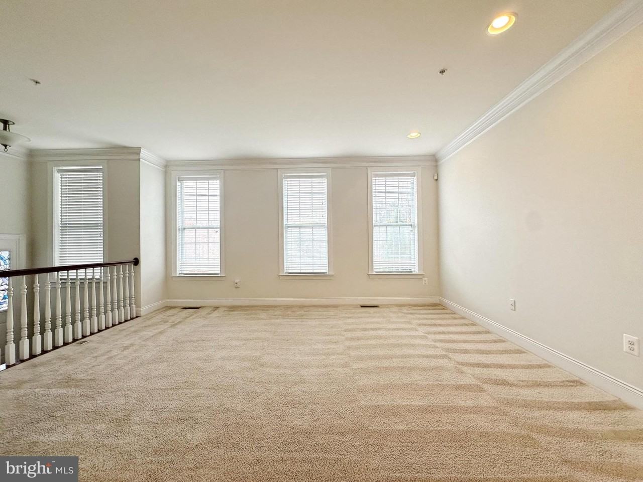 8201 Castanea Ln - Photo 4 of 39