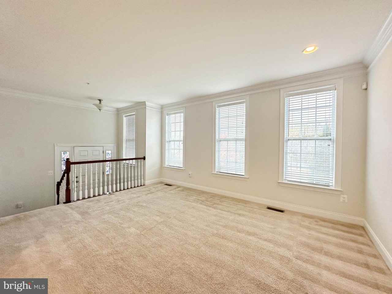 8201 Castanea Ln - Photo 5 of 39