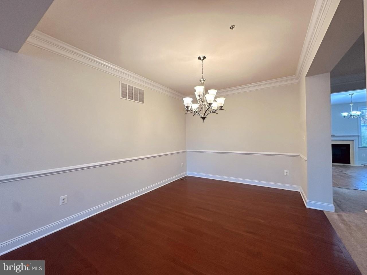 8201 Castanea Ln - Photo 6 of 39