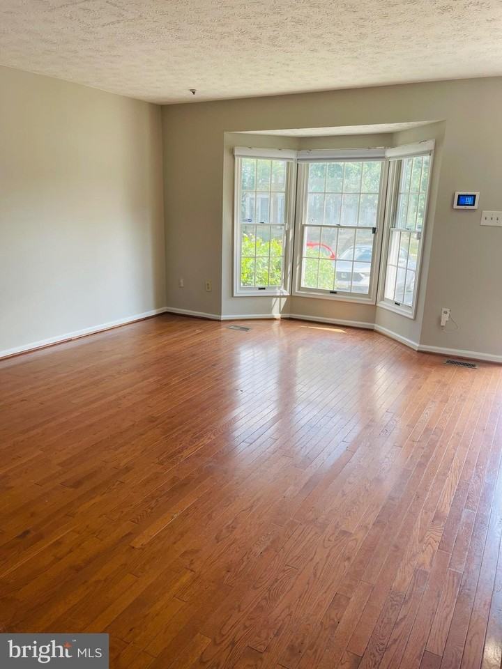 4462 Regalwood Ter - Photo 2 of 36
