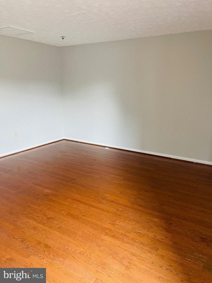 4462 Regalwood Ter - Photo 3 of 36