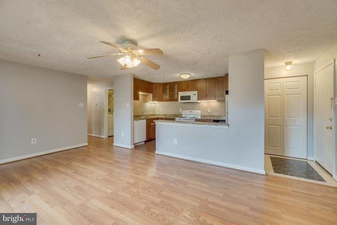 12201 Peach Crest Dr #901C - Photo 5 of 11