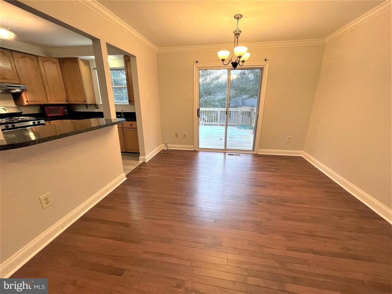 17626 Longview Ln - Photo 5 of 50
