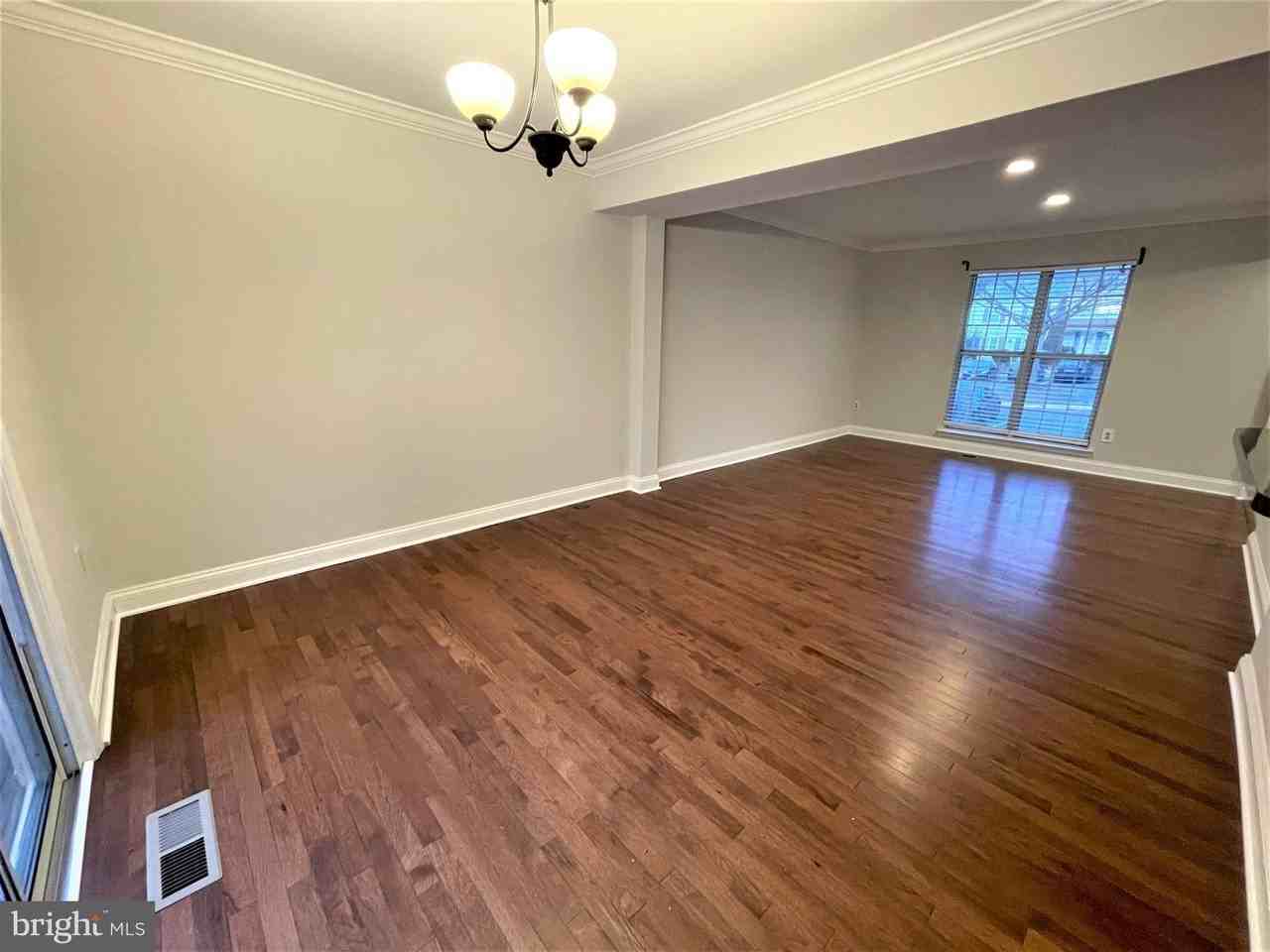 17626 Longview Ln - Photo 7 of 50