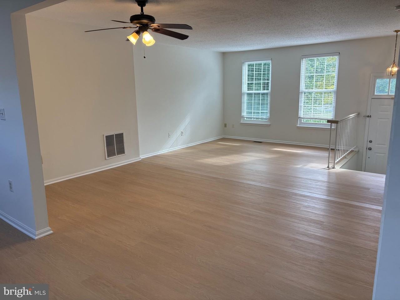 7818 Cloister Pl - Photo 3 of 12