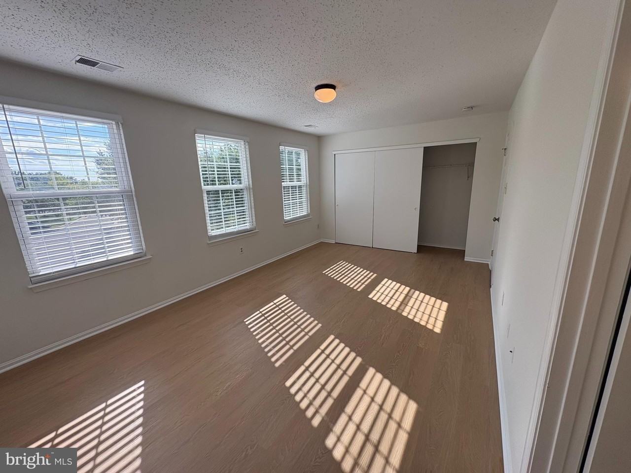 7818 Cloister Pl - Photo 5 of 12