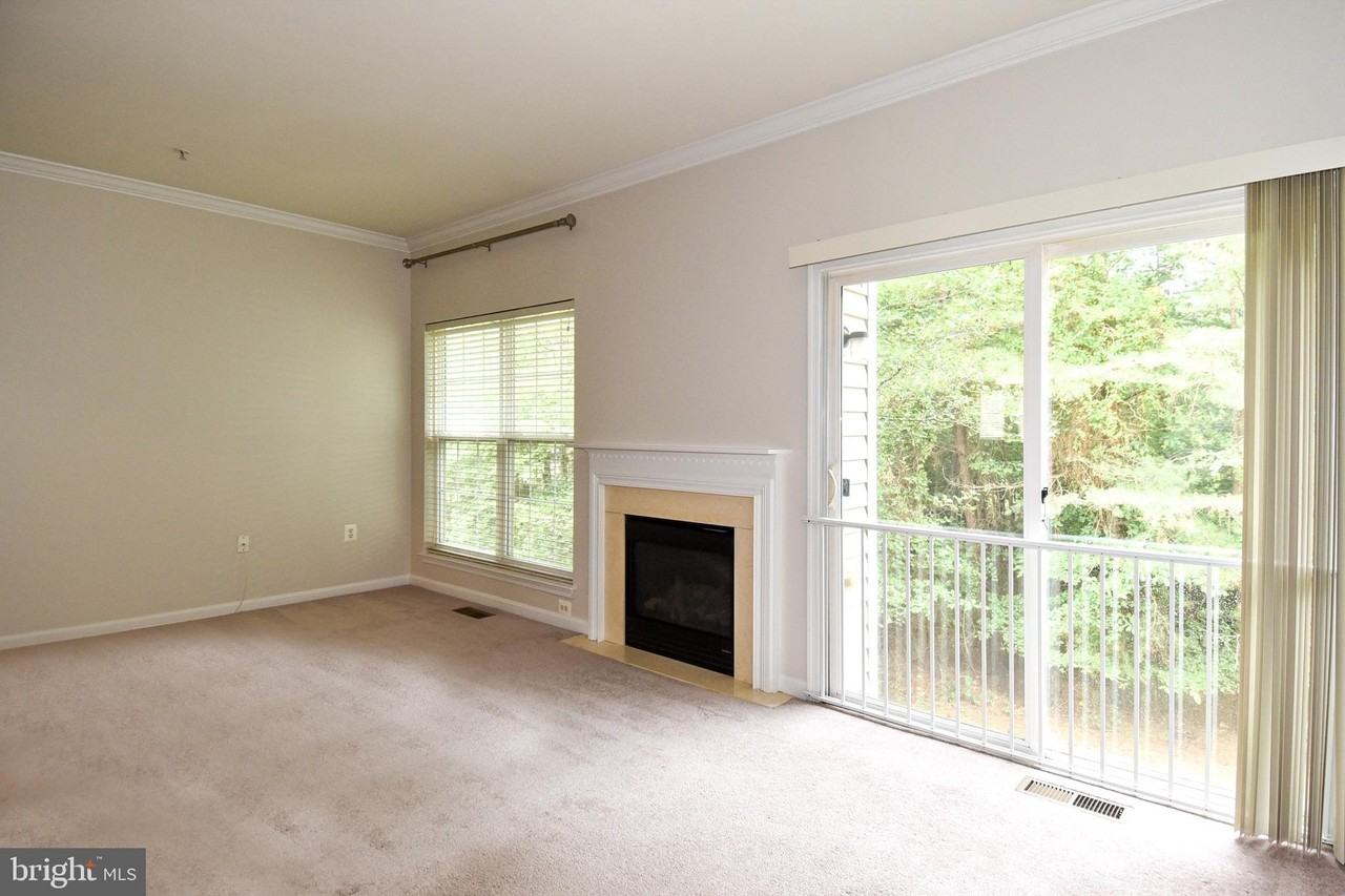 15511 Kennett Square Way - Photo 3 of 50