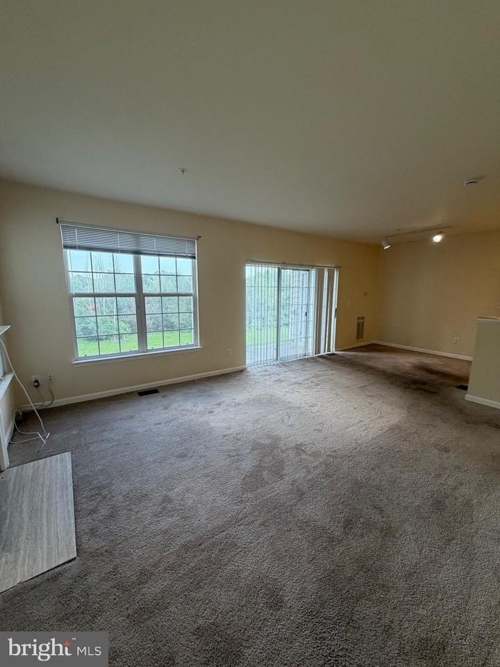 14224 Hampshire Hall Ct #G401 - Photo 5 of 9