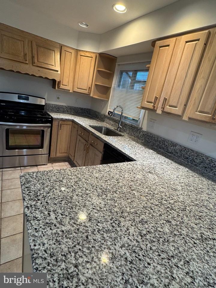 2410 Kegwood Ln - Photo 2 of 13