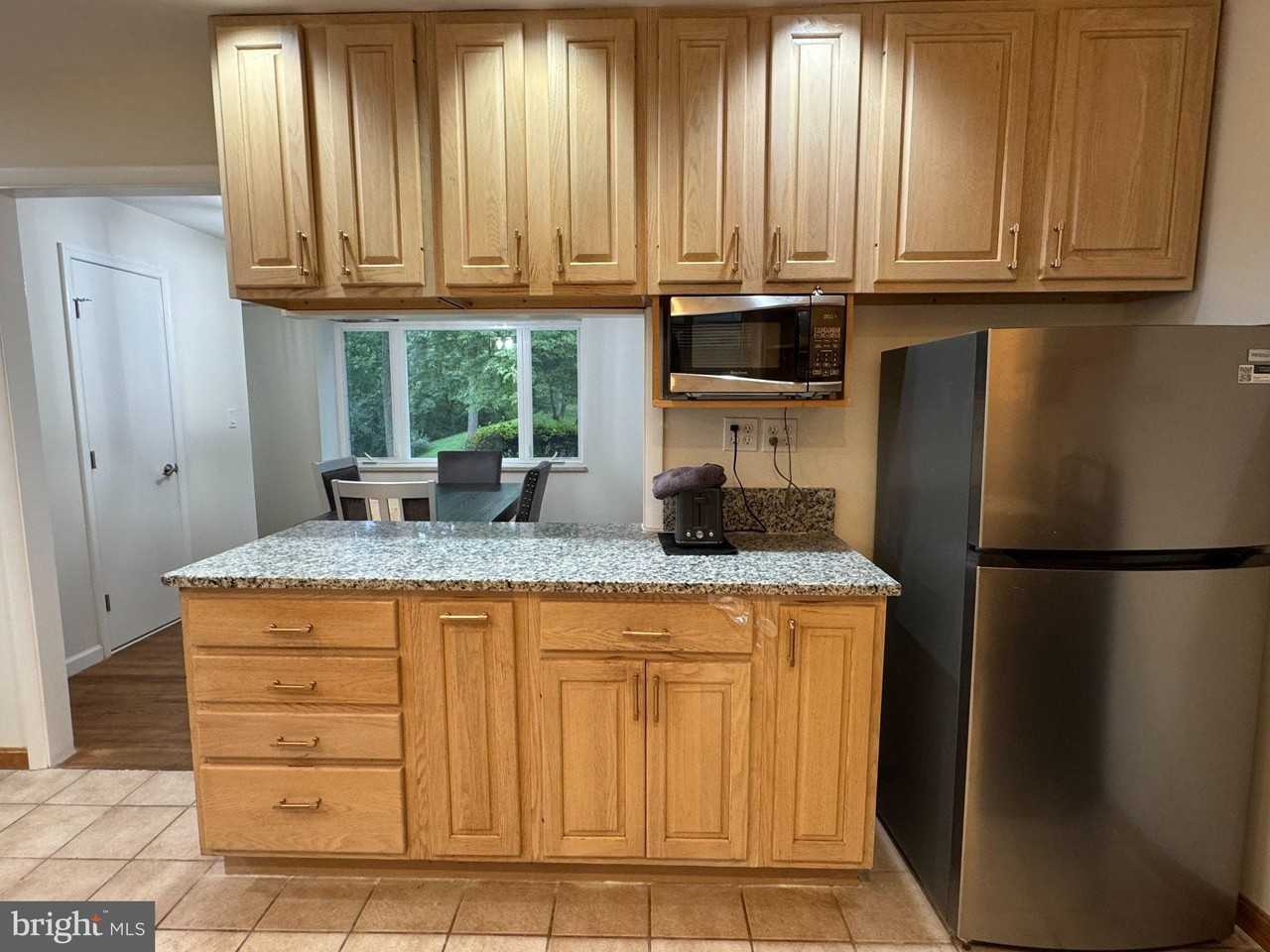 2410 Kegwood Ln - Photo 3 of 13