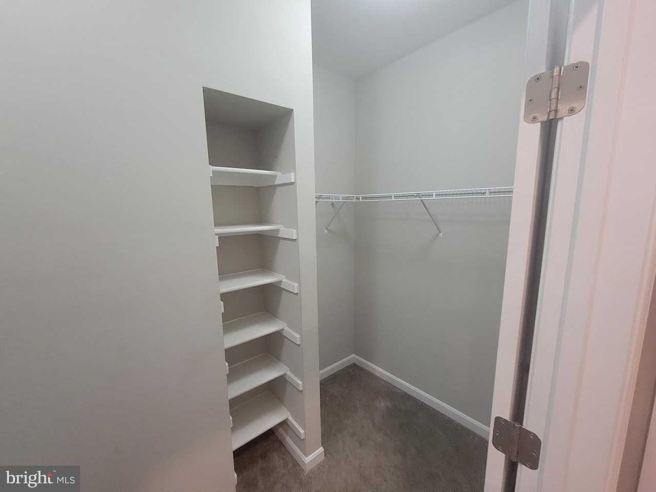 16622 Tortola Dr - Photo 7 of 46