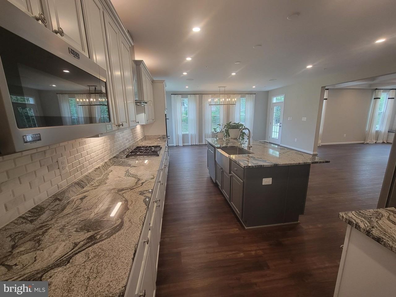 16622 Tortola Dr - Photo 6 of 32