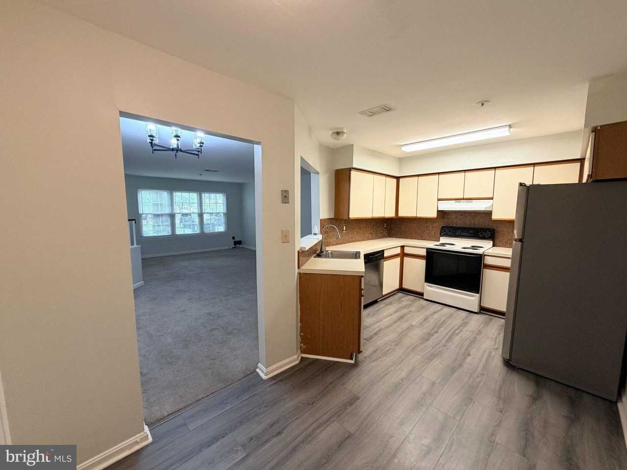 4834 Brookstone Ter #10 - Photo 7 of 36