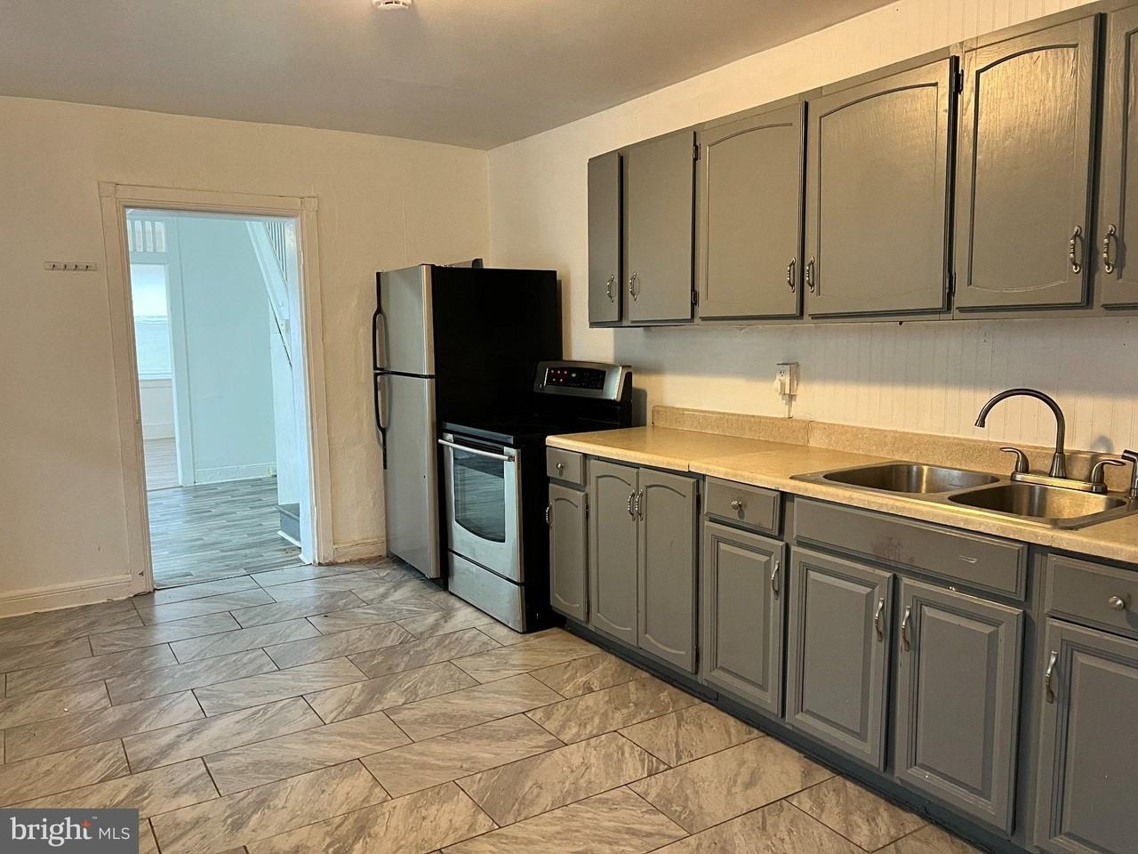 148 E Washington St #1 - Photo 6 of 13