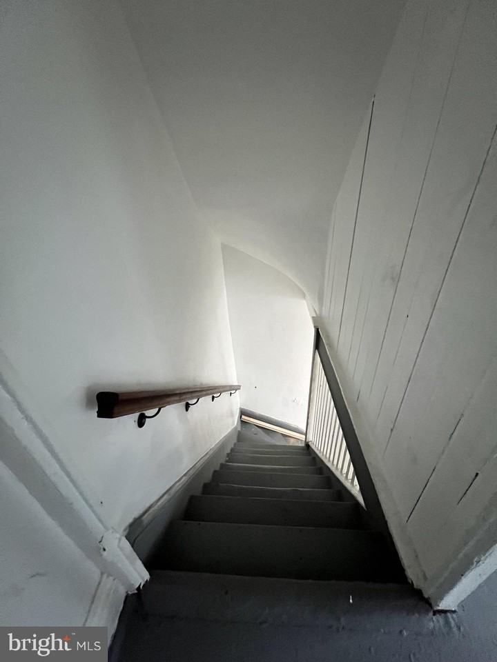 148 E Washington St #1 - Photo 7 of 13