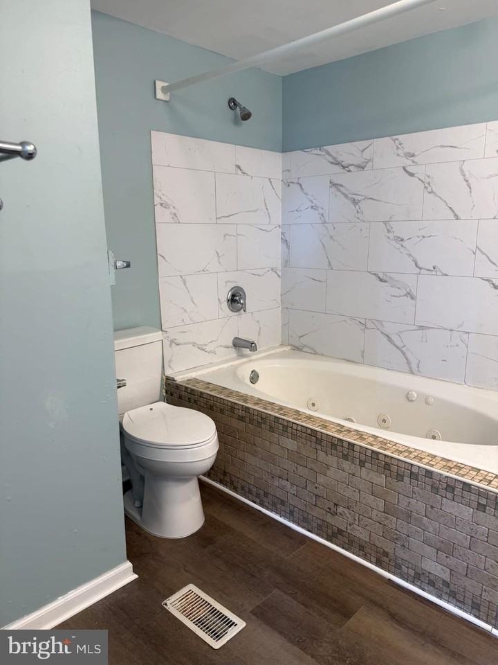 8 Radford Pl - Photo 7 of 9