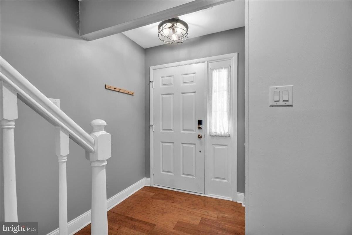 166 Stratton Ln - Photo 3 of 24