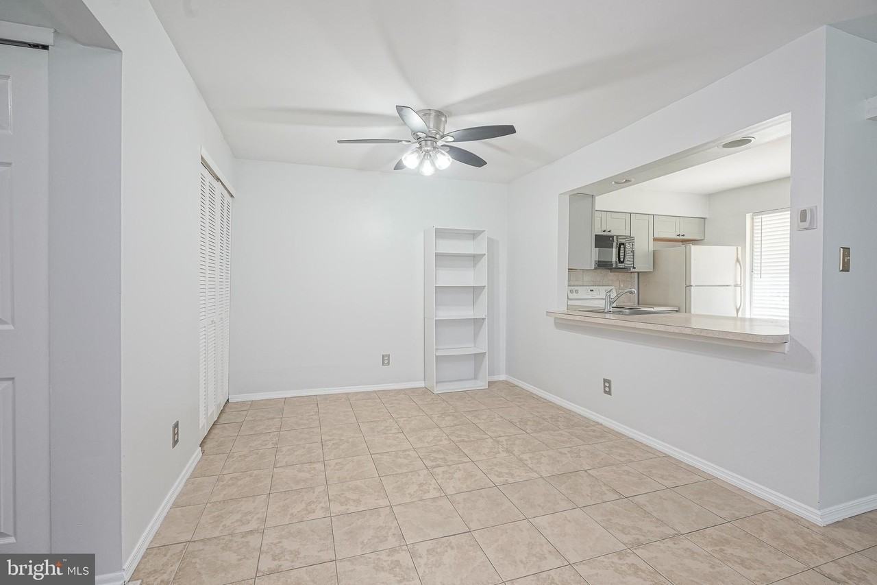 366A Delancey Pl - Photo 7 of 25