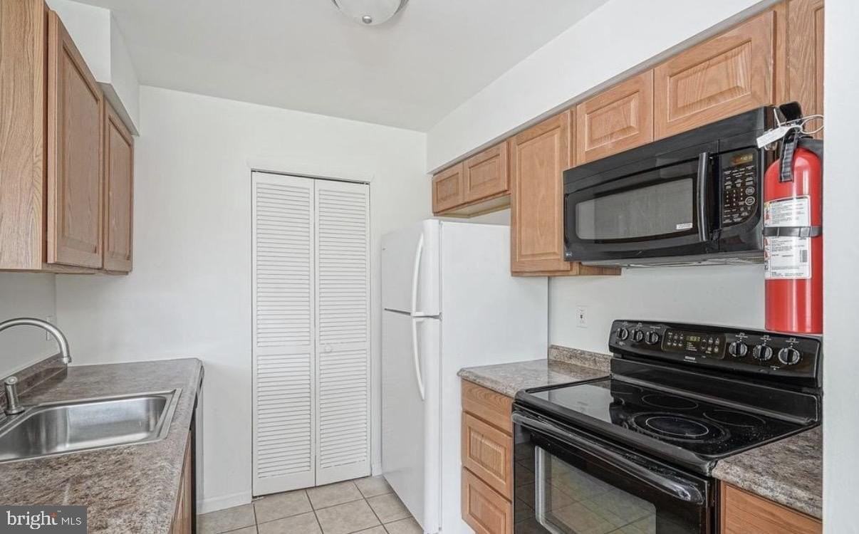 107 Lucas Ln - Photo 2 of 10