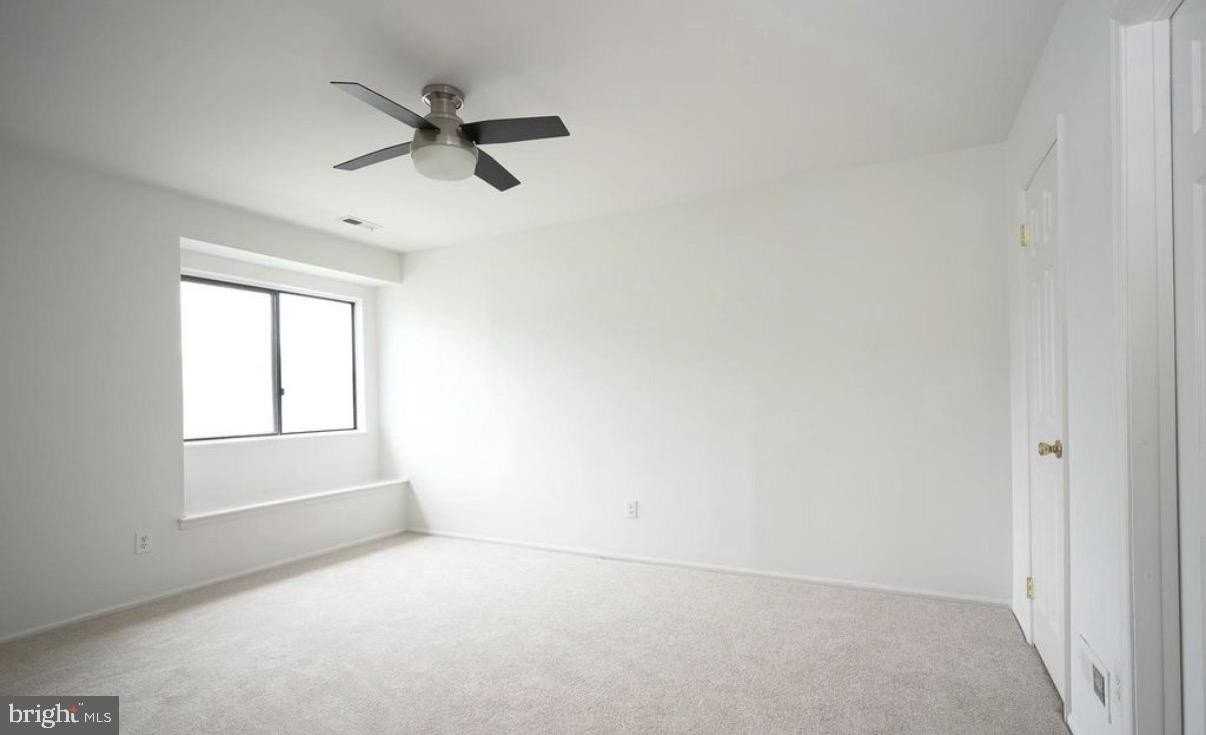 107 Lucas Ln - Photo 5 of 10