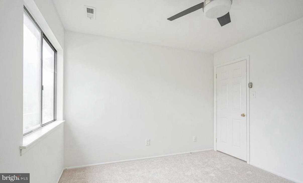 107 Lucas Ln - Photo 7 of 10