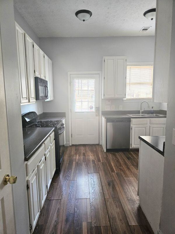 1333 Oak St Sw - Photo 5 of 18