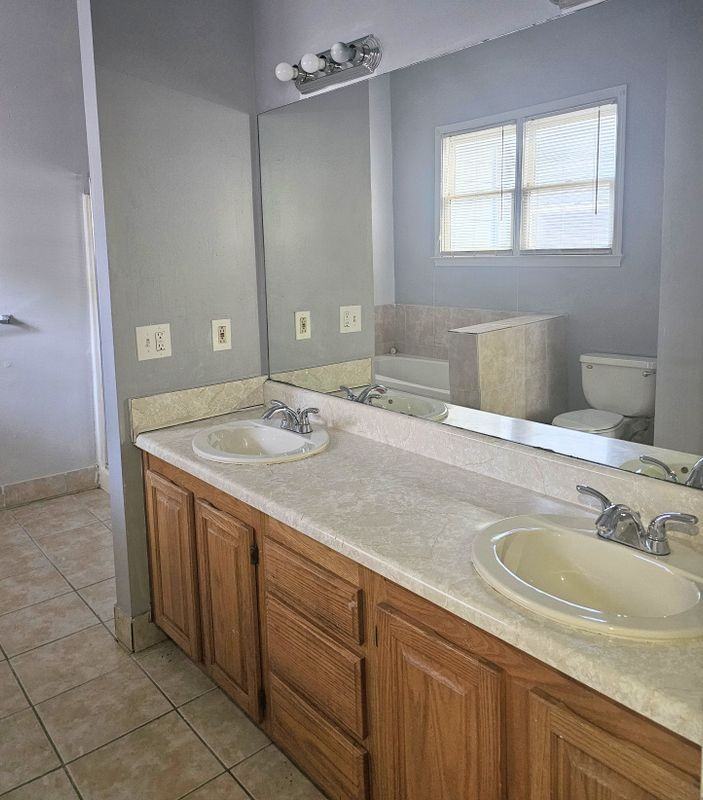 1333 Oak St Sw - Photo 6 of 18