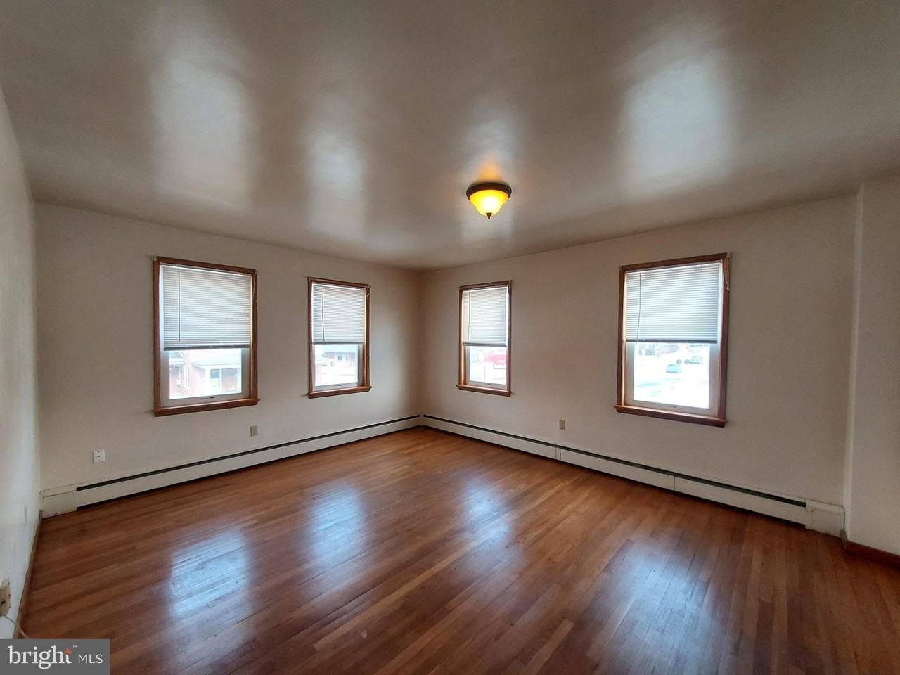 213B Lincoln Way W - Photo 3 of 15
