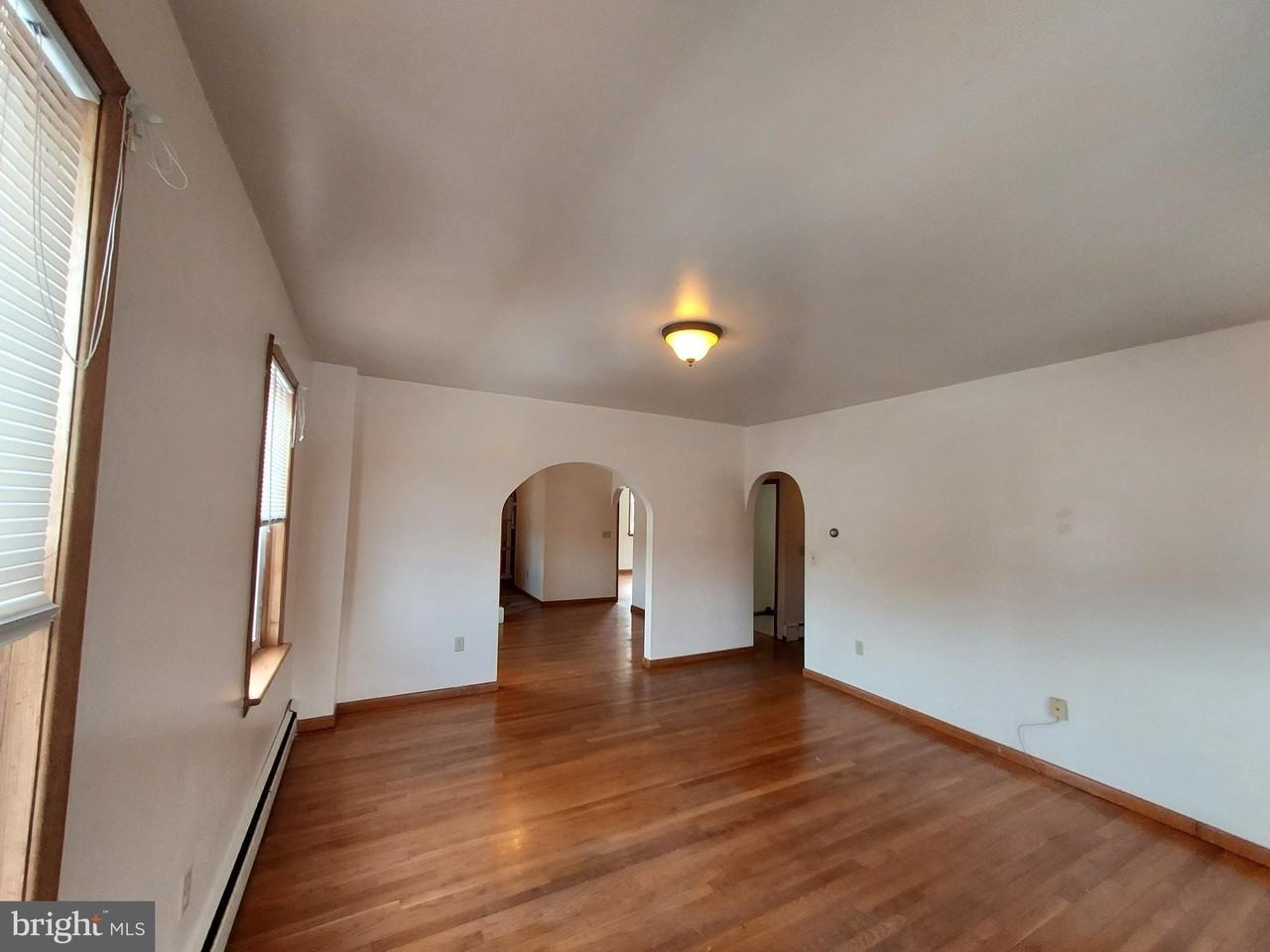 213B Lincoln Way W - Photo 4 of 15