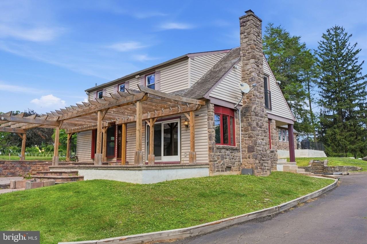 612 Bustleton Pike - Photo 2 of 50