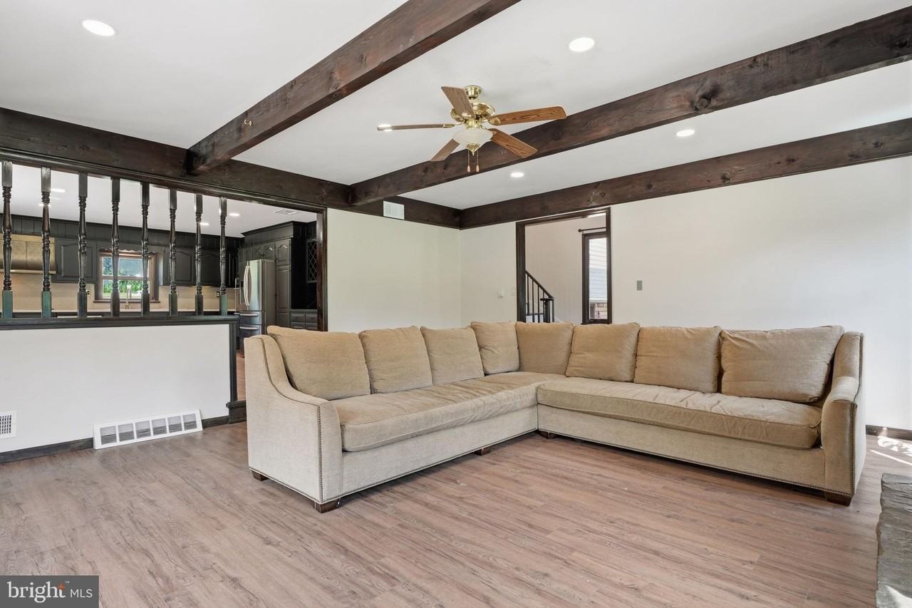612 Bustleton Pike - Photo 7 of 50