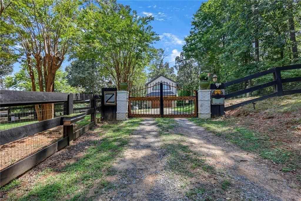 268 Creek Bank Dr ##A - Photo 3 of 50