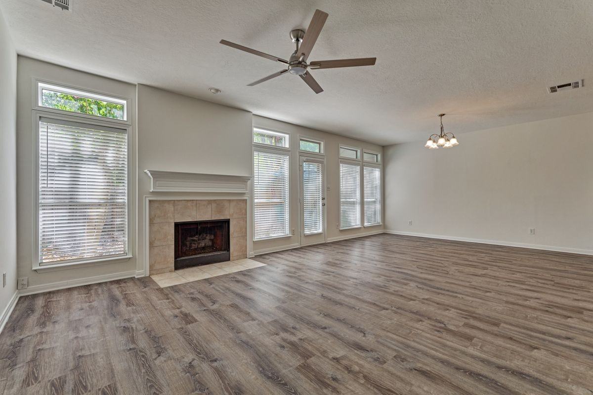 66 Valley Oaks Cir - Photo 3 of 4