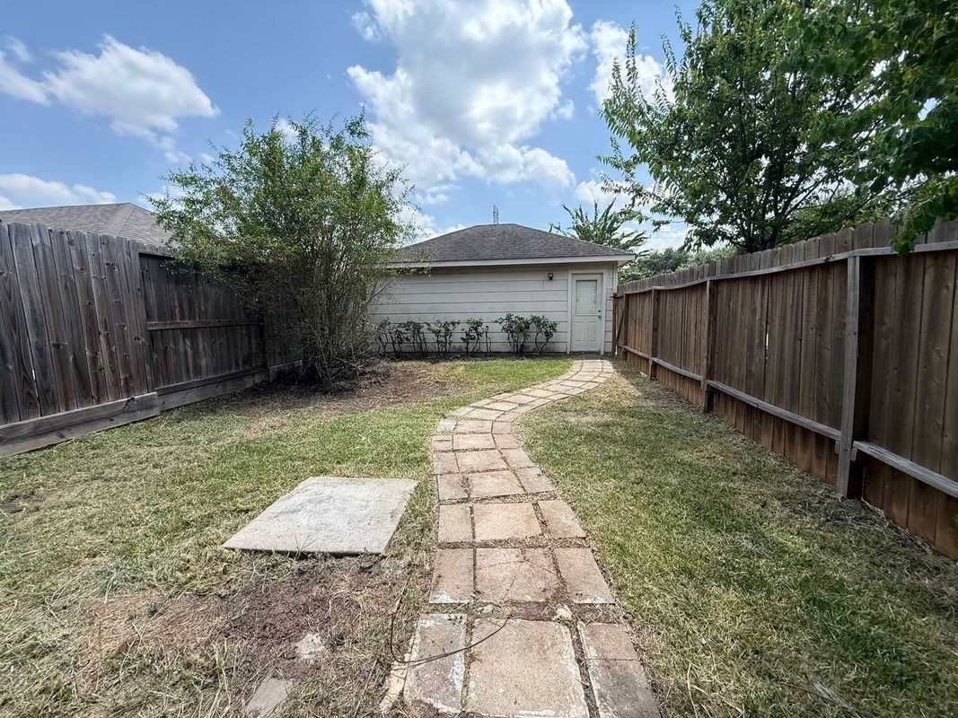 16835 Libson Falls Dr - Photo 3 of 21