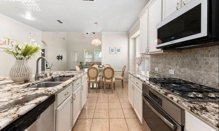 17715 Sauki Ln - Photo 4 of 13