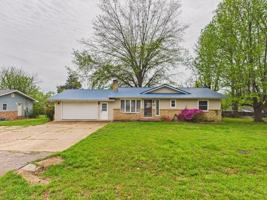 featured image of 924 Dixie St