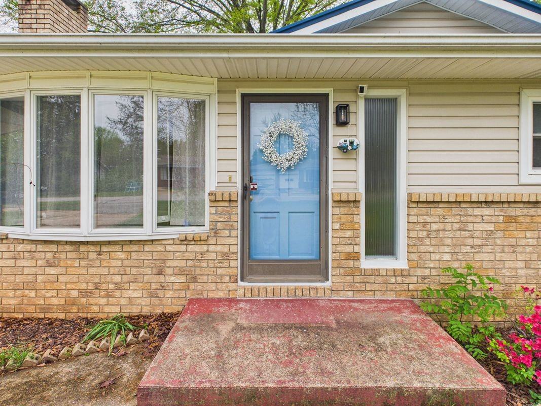924 Dixie St - Photo 2 of 30