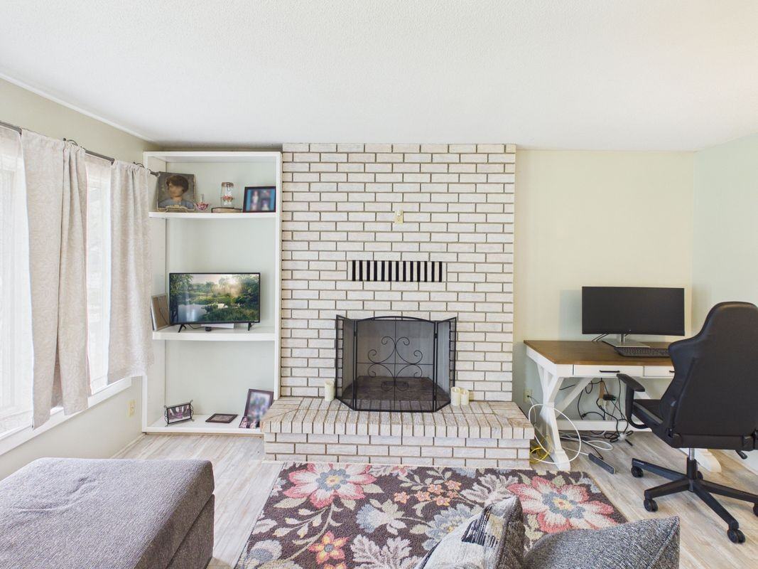 924 Dixie St - Photo 4 of 30