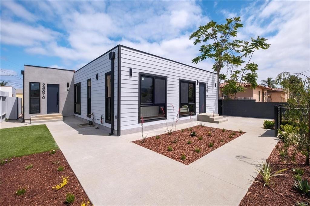 24676 Woodward Ave - Photo 3 of 23