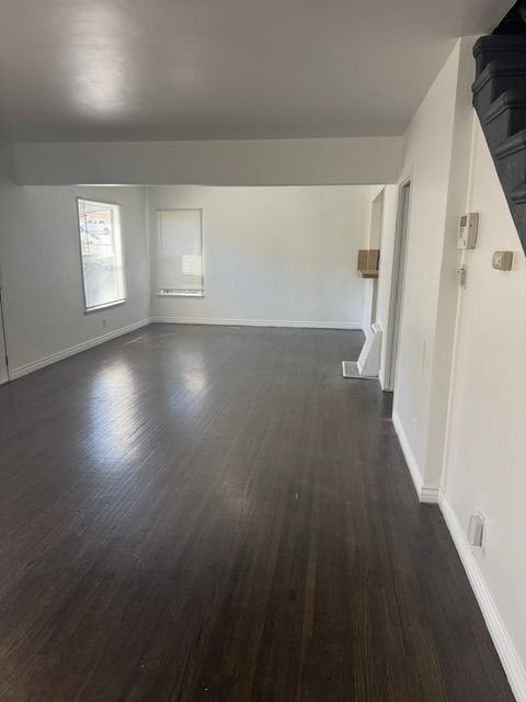 5612 Edgemar Ave - Photo 3 of 14