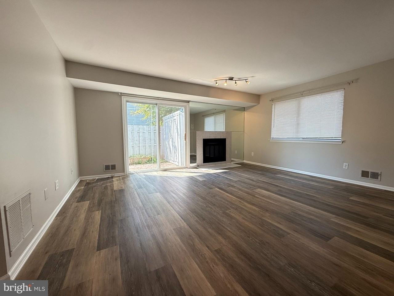 63 Hillcroft Way - Photo 2 of 12