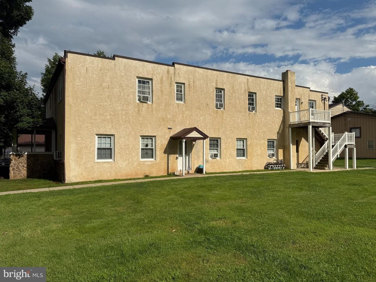 50 Walnut Ave #2B - Photo 2 of 19