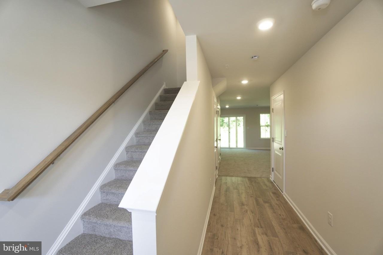 148 Bell Ct - Photo 4 of 36