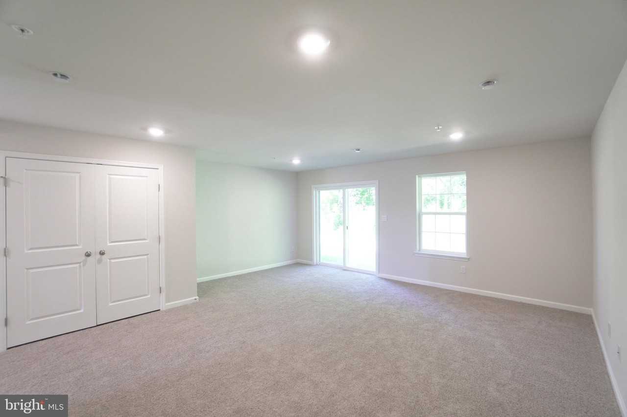 148 Bell Ct - Photo 5 of 36