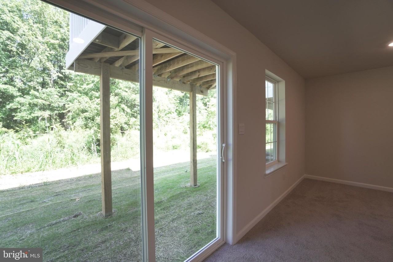 148 Bell Ct - Photo 7 of 36