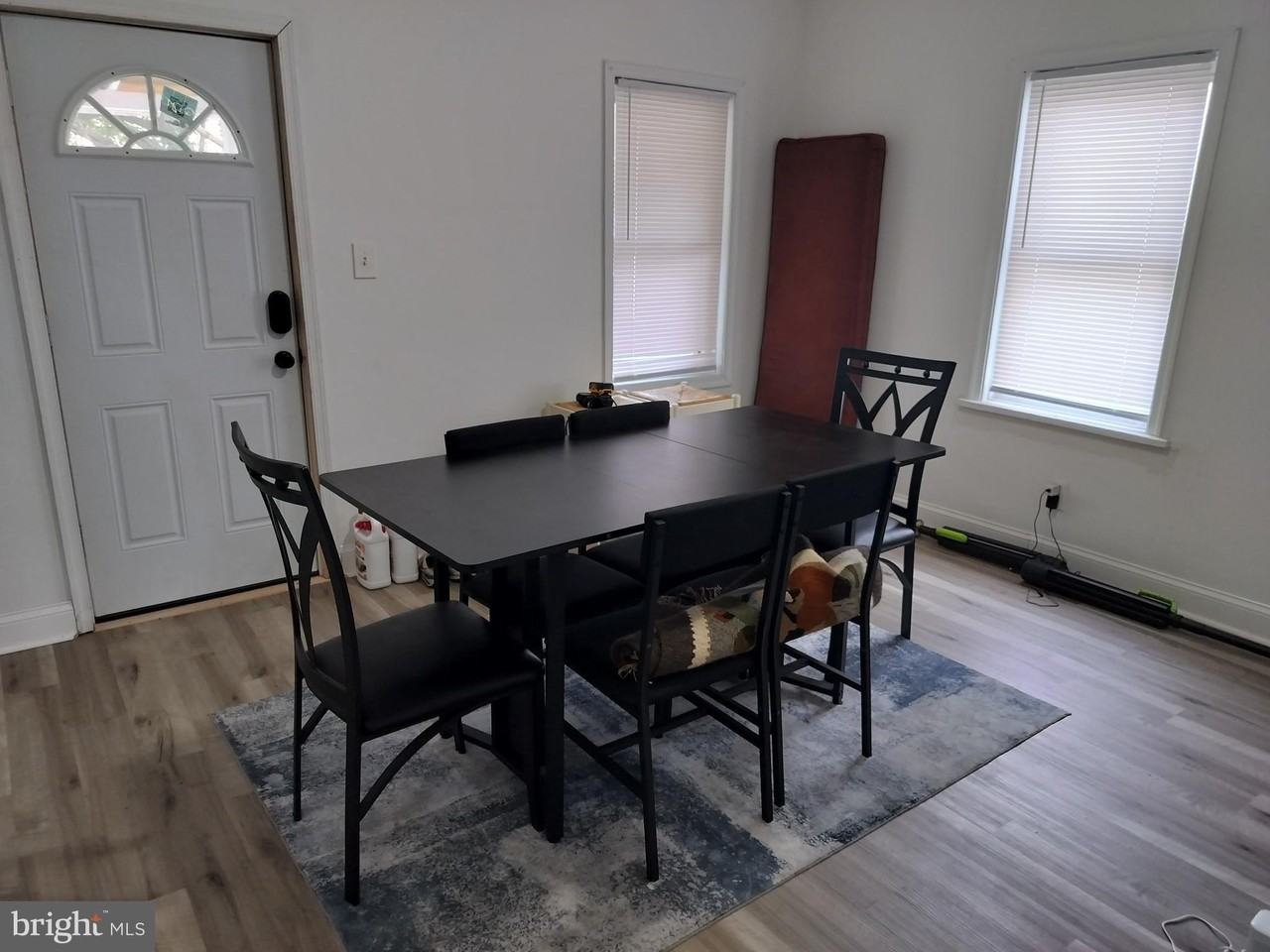 136 N 5th Ave - Photo 3 of 12