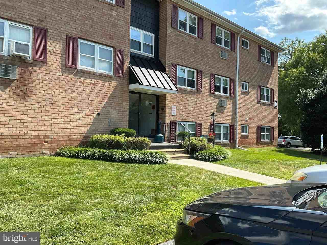 335 E Lancaster Ave #D5