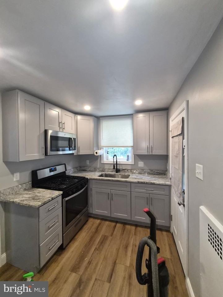4118 Berry Ave - Photo 5 of 17
