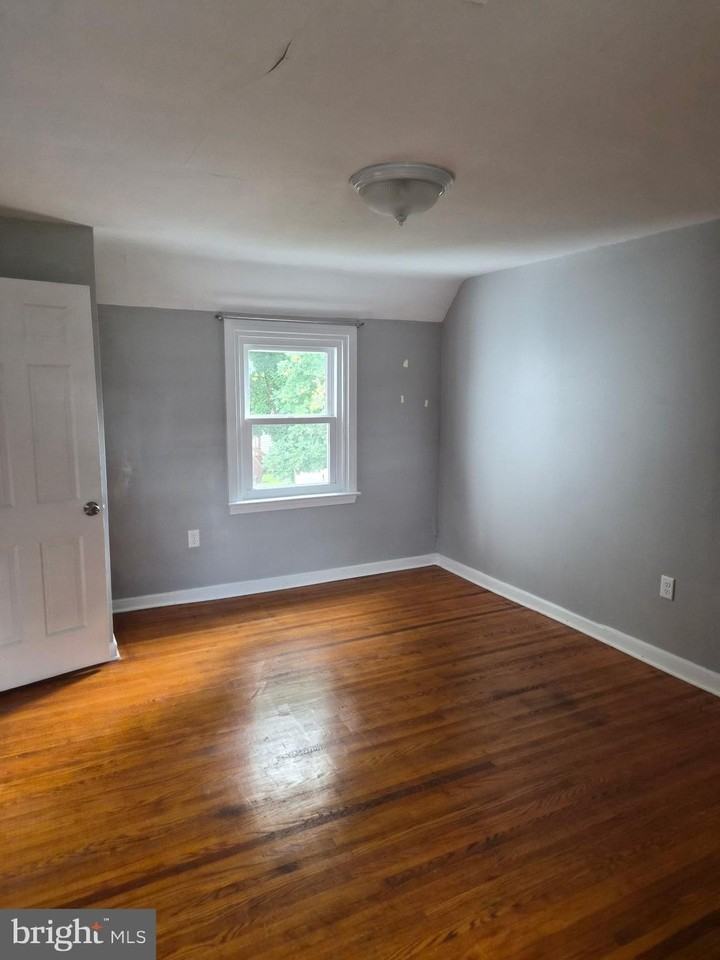 4118 Berry Ave - Photo 7 of 17